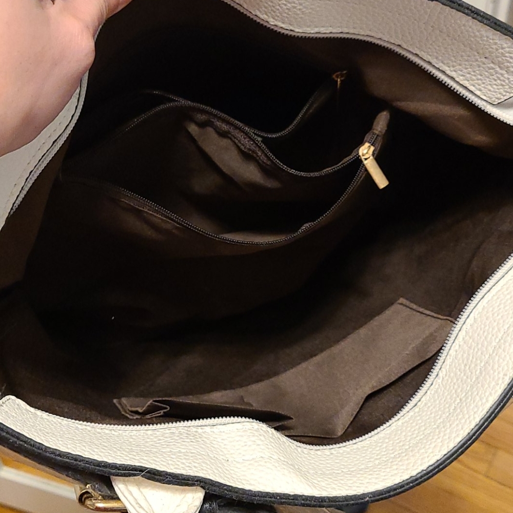 Purse - Picture 3 of 4